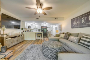 Sevierville Condo with Balcony and Pool Access!